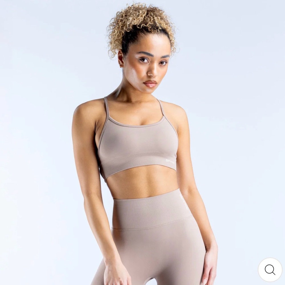 Dynamic Backless Sports Bra - Picture 4 of 4